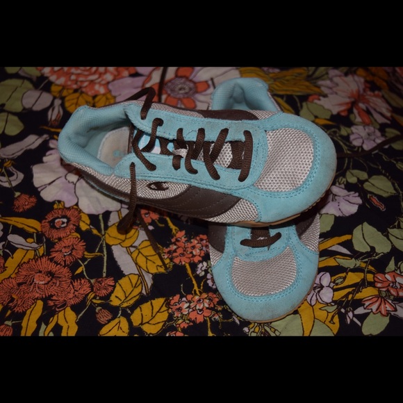 Champion Sneakers - Picture 2 of 3